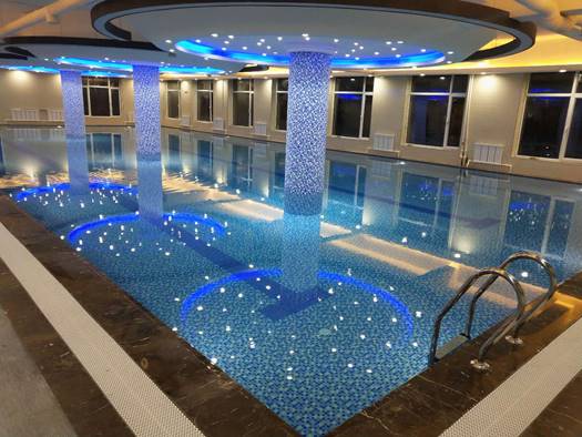 黑山亚梦游泳健身会馆